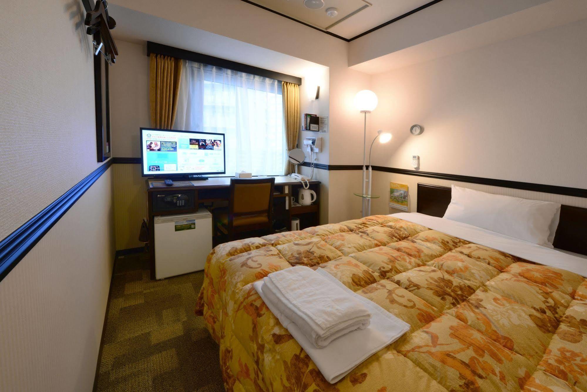 Toyoko Inn Okayama-Eki Nishiguchi Hiroba Exterior foto